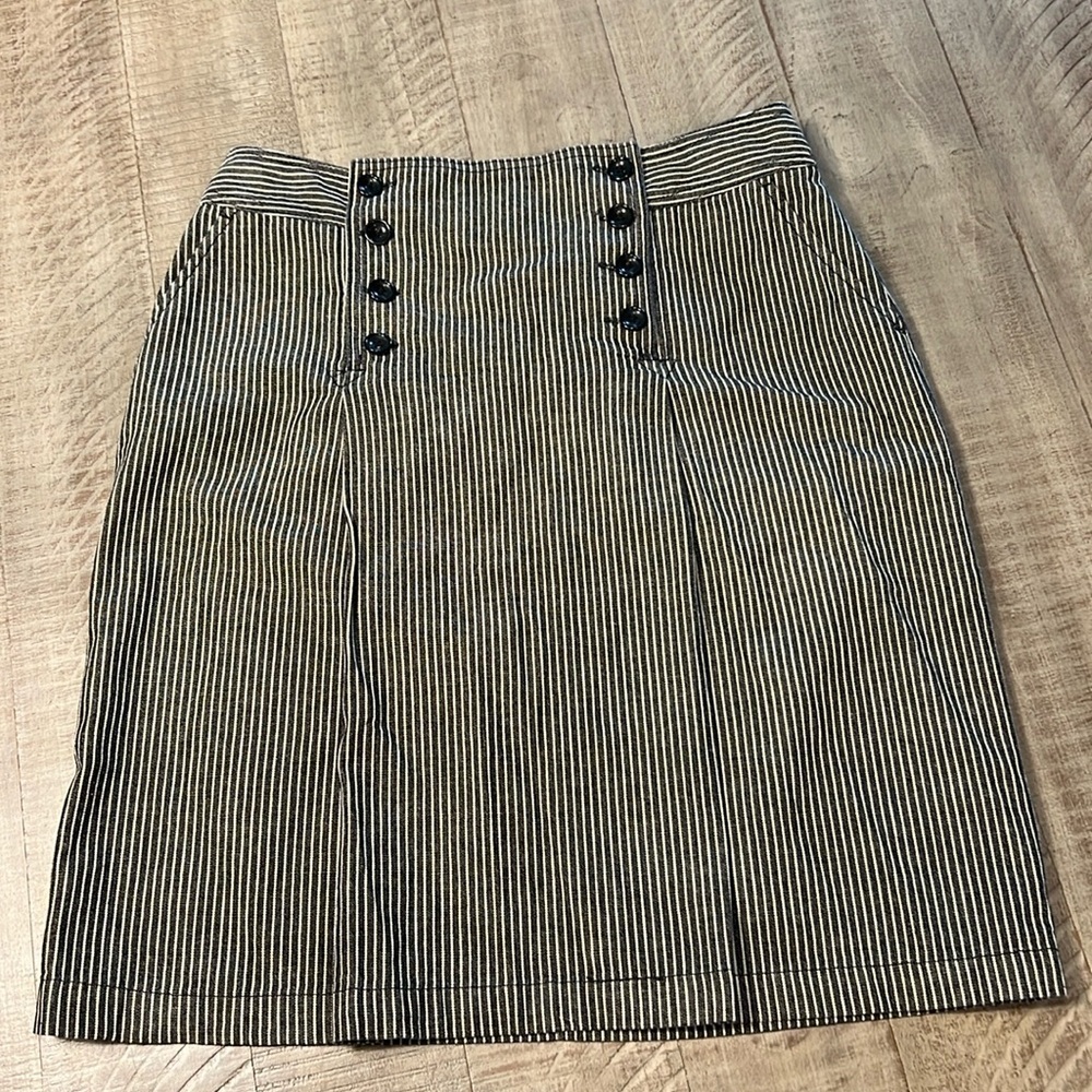 Larry Levine black and off white striped skirt!